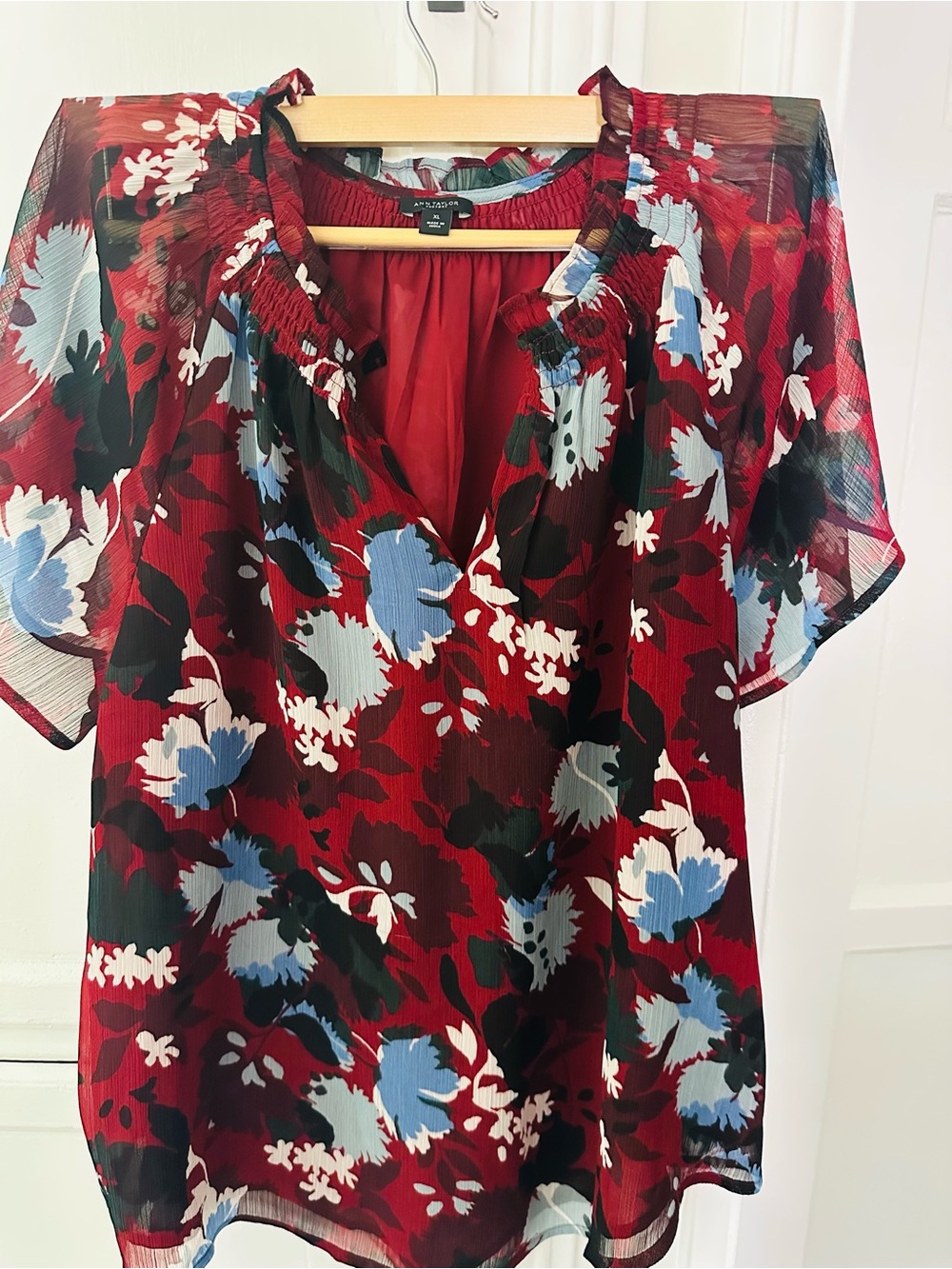 Ann Taylor Red Floral Short-Sleeve V-Neck Blouse with Blue Accents